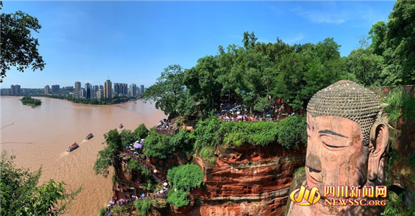 乐山大佛_乐山卫校_乐山